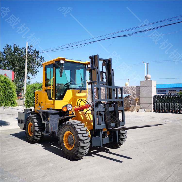 廠家直銷工程四驅叉車_3噸內燃柴油叉車_多功能一體式叉車