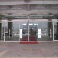深圳玻璃門維修深圳道閘門生產廠家鵬祥